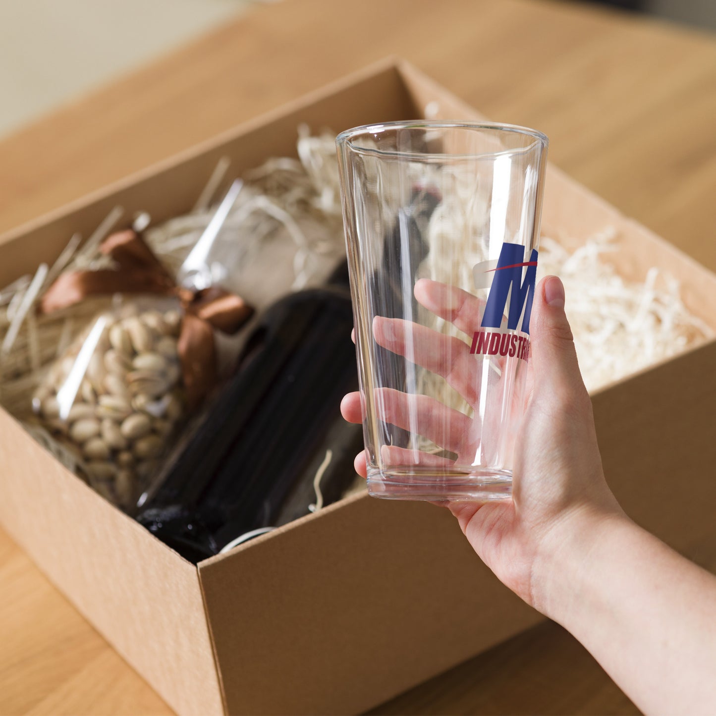 Shaker pint glass